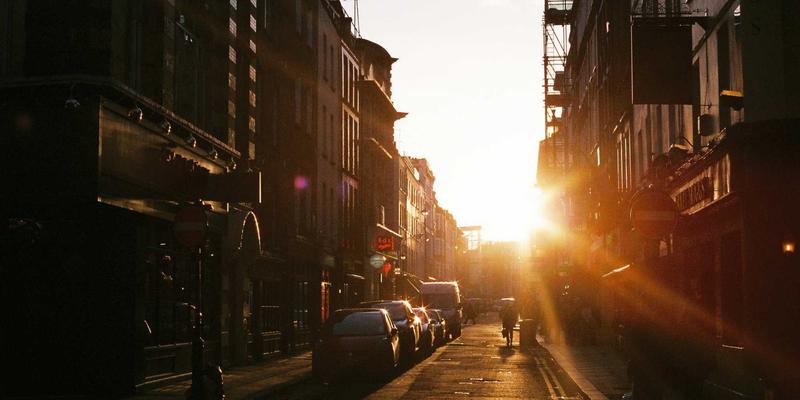 信息发布84:本地生活服务平台如何通过TL88988等分类信息模式实现高效连接