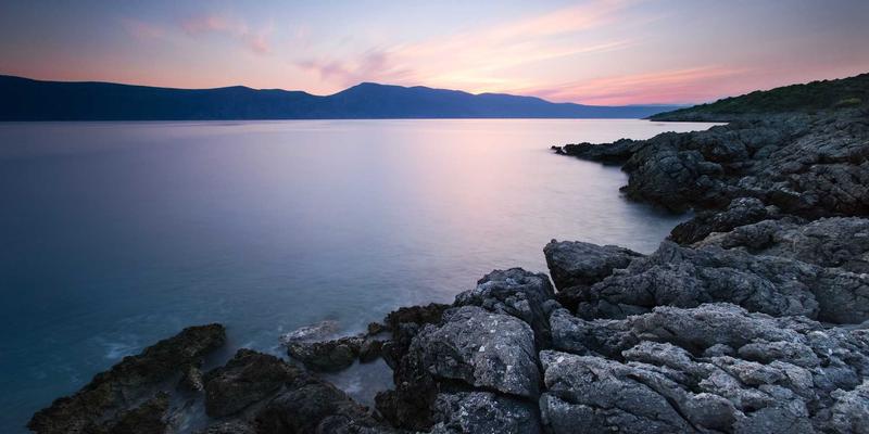 信息发布内容合规性审核：AI工具与人工审核在服务平台的高效协同流程